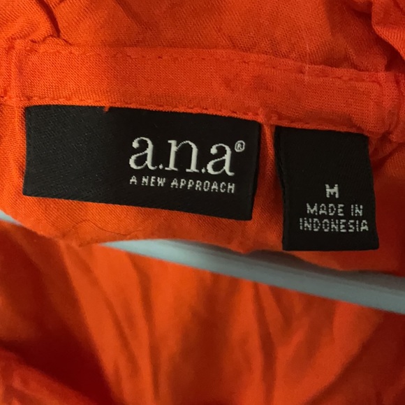 Women’s sleeveless top - Picture 2 of 2